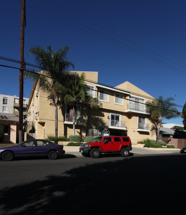 Seward Apartments in Los Angeles, CA - Foto de edificio