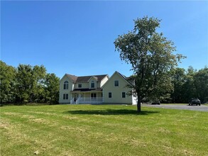 201 County Route 50 in Middletown, NY - Building Photo - Building Photo