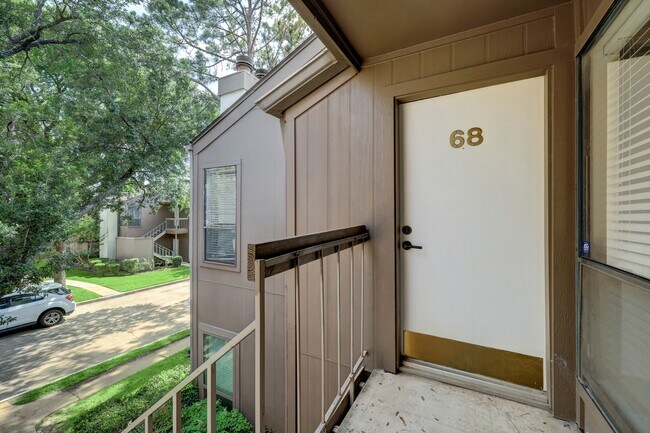 1201 Bering Dr in Houston, TX - Building Photo - Building Photo