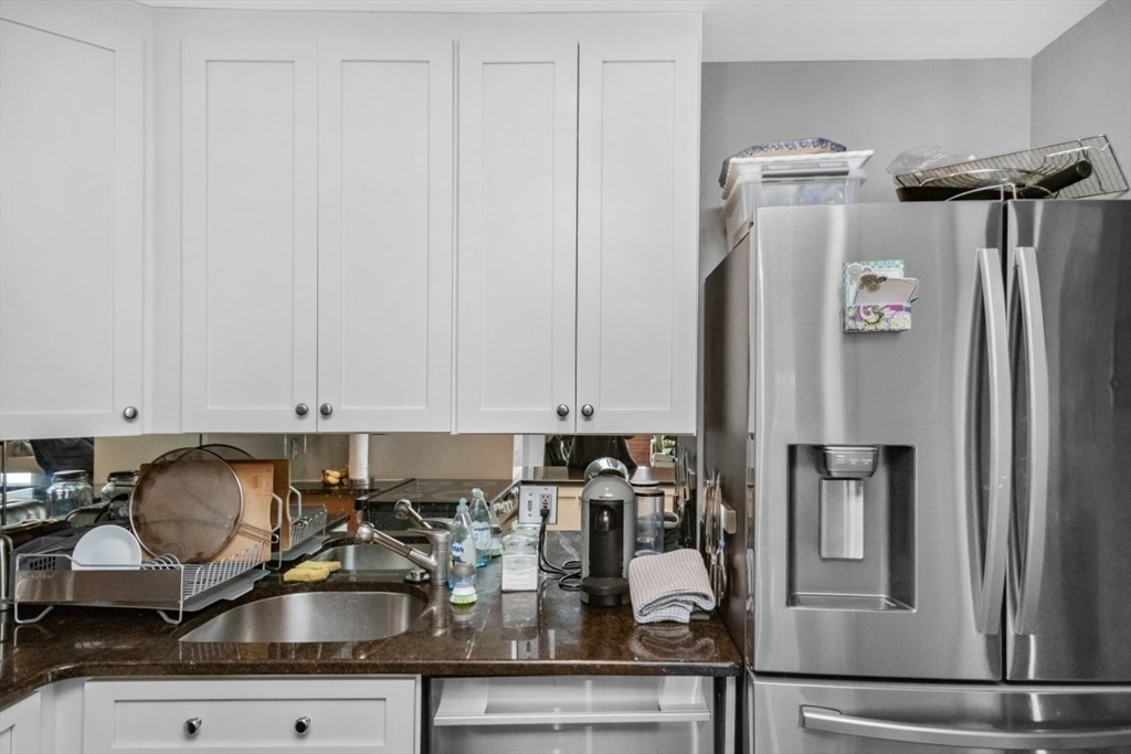 6 Edgerly Pl, Unit 405 in Boston, MA - Building Photo