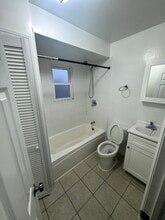 86 Renee Pl, Unit 1 in Staten Island, NY - Foto de edificio - Building Photo