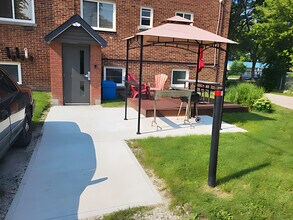 341 Kathleen Av in Sarnia, ON - Building Photo - Building Photo