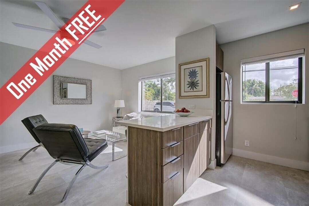 1273 NE 38th St-Unit -2 in Oakland Park, FL - Building Photo