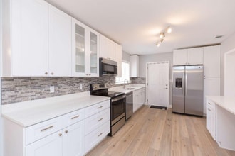 7518 New Jersey Ave in Hudson, FL - Foto de edificio - Building Photo