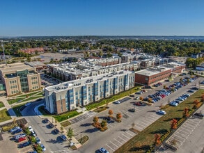 University Station in Norwood, OH - Foto de edificio - Building Photo