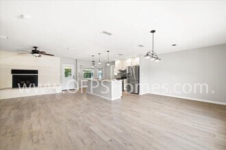 1112 Coral Dr in Niceville, FL - Building Photo - Building Photo