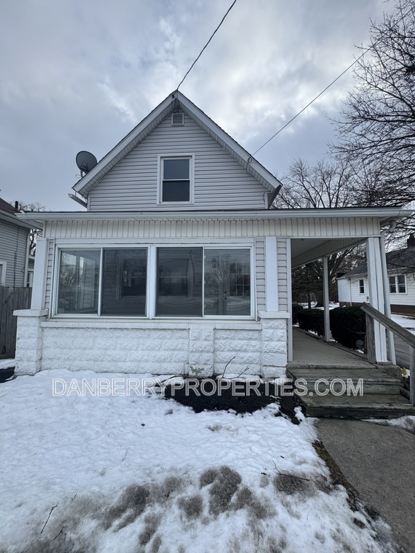 property at 929 Tiffin Ave