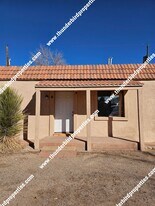 325 San Andres Ave NW in Albuquerque, NM - Building Photo