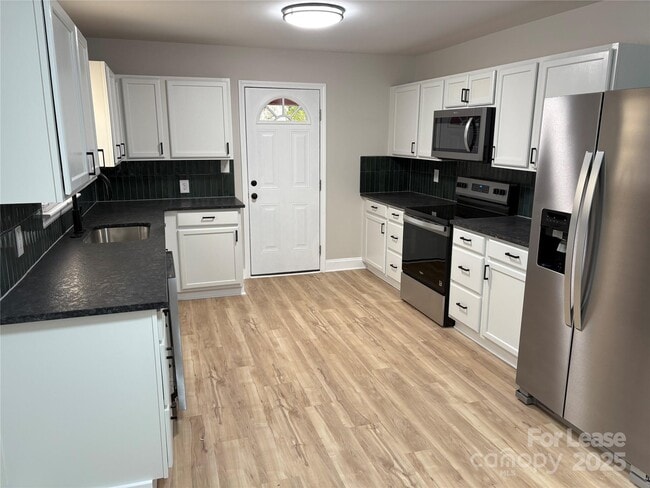 1222 Long Shoals Rd in Lincolnton, NC - Building Photo - Building Photo