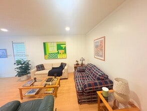 927 NW 106th Ave Cir in Miami, FL - Building Photo - Building Photo