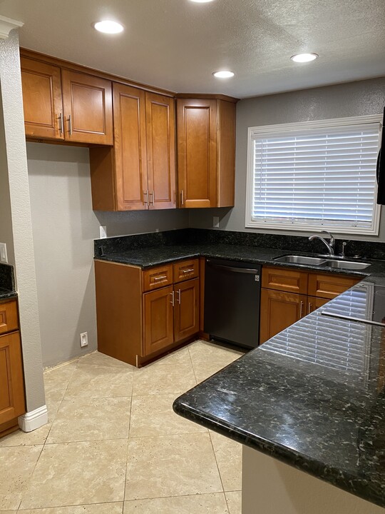 2505 San Gabriel Way, Unit 101 in Corona, CA - Building Photo