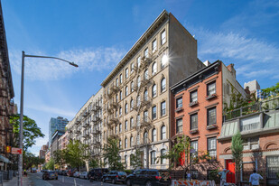 245 E 13th St in New York, NY - Foto de edificio - Primary Photo