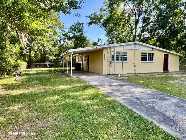 7054 Red Robin Dr in Jacksonville, FL - Building Photo - Building Photo