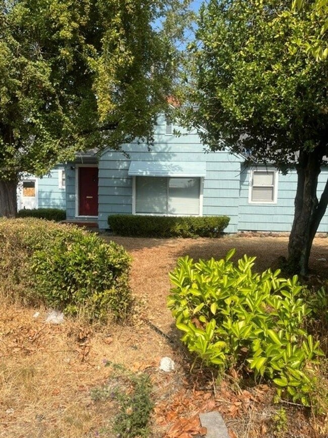 property at 1281 State Hwy 99 N