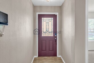 223 Sylvan St in Hutto, TX - Foto de edificio - Building Photo
