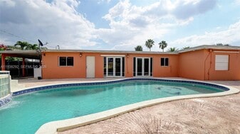 1299 W 77th St in Hialeah, FL - Building Photo