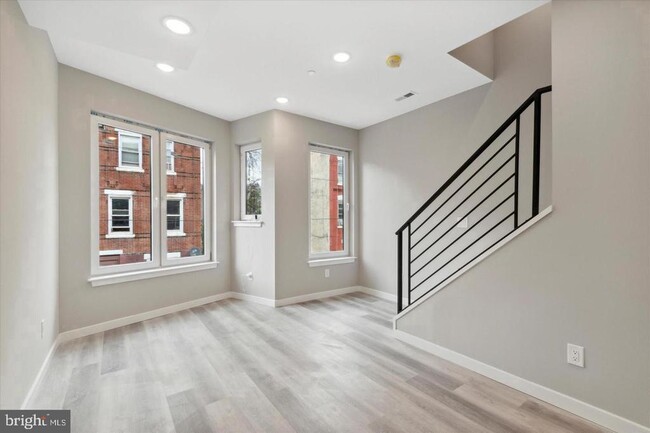 2424 Nicholas St in Philadelphia, PA - Building Photo - Building Photo