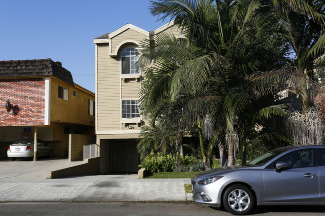 3651 Jasmine Ave in Los Angeles, CA - Foto de edificio - Building Photo