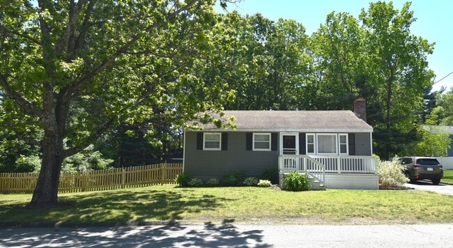 13 Davis Rd in Tewksbury, MA - Building Photo - Building Photo