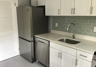 1790 Dutch Village Dr, Unit 1790 in Hyattsville, MD - Foto de edificio - Building Photo