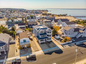 233 12th Ave in Seaside Park, NJ - Building Photo - Building Photo