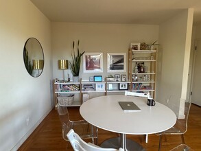 334 Oakview Dr in San Carlos, CA - Building Photo - Building Photo