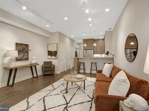 1332 Park Rd NW, Unit A in Washington, DC - Building Photo - Building Photo