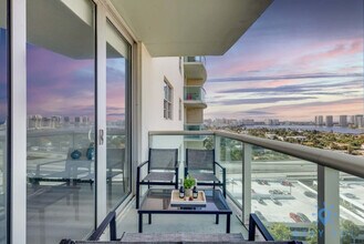 19370 Collins Ave, Unit SI ID1227410P in Sunny Isles Beach, FL - Foto de edificio - Building Photo