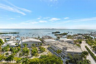 2669 S Bayshore Dr in Miami, FL - Building Photo