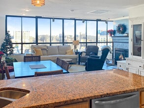 104 North St in Stamford, CT - Foto de edificio - Building Photo