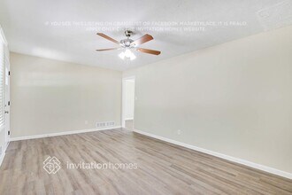 3330 Scott Dr in Austell, GA - Foto de edificio - Building Photo