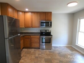 235 N Oakland Ave in Statesville, NC - Building Photo - Building Photo