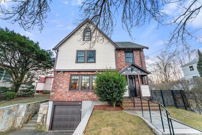 property at 8 Vernon St