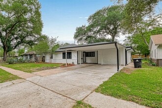 1905 Coulcrest Dr in Houston, TX - Building Photo - Building Photo