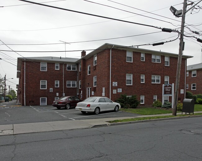 Colonial Village Irvington, NJ Apartments