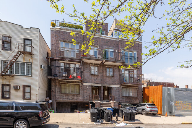 838 Kent Ave in Brooklyn, NY - Building Photo - Building Photo