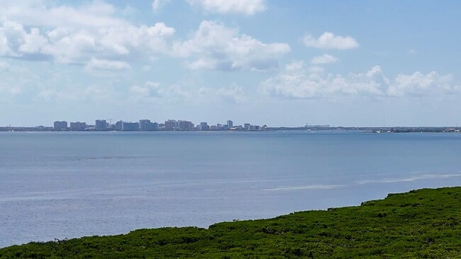 property at 1932 Harbourside Dr
