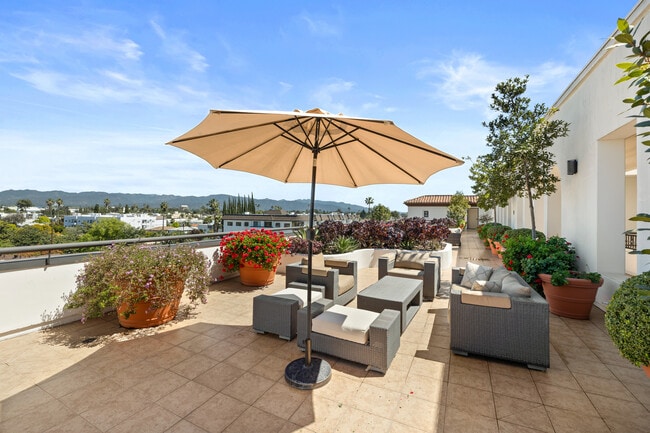 Metro Art Sherman Oaks Luxury Living in Sherman Oaks, CA - Foto de edificio - Building Photo