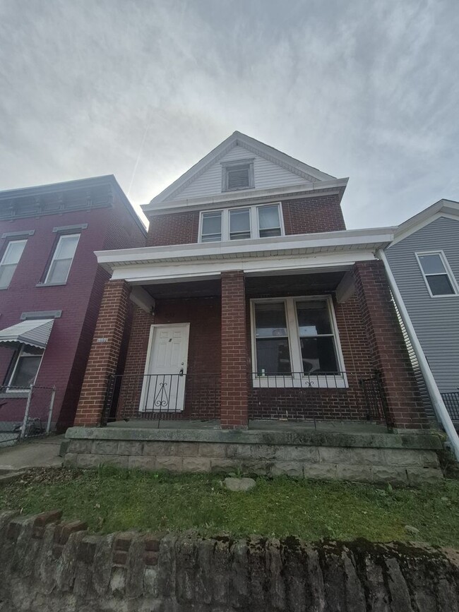 property at 231 Oak St