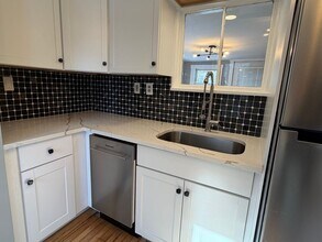 66 Chestnut Hill Rd in Rochester, NH - Building Photo - Building Photo