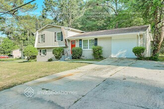 6625 Hidden Brook Trail in College Park, GA - Foto de edificio - Building Photo