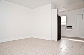 2306 Fillmore St, Unit #7 in Hollywood, FL - Building Photo - Building Photo