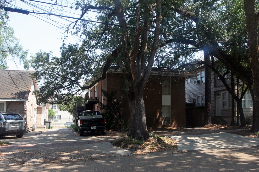 345-349 E State St in Baton Rouge, LA - Building Photo