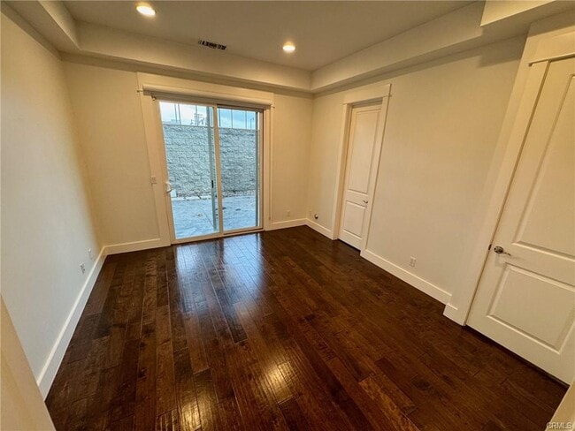 property at 1903 MacKay Ln