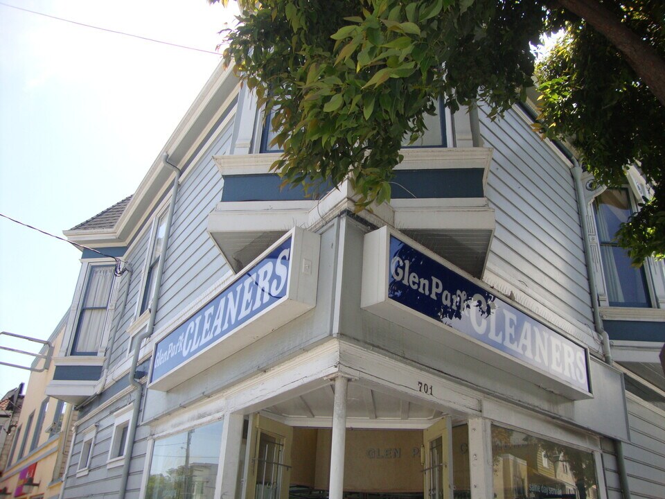 701-703-703 Chenery St in San Francisco, CA - Building Photo