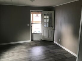 108 1/2 W Filbert St in East Rochester, NY - Building Photo