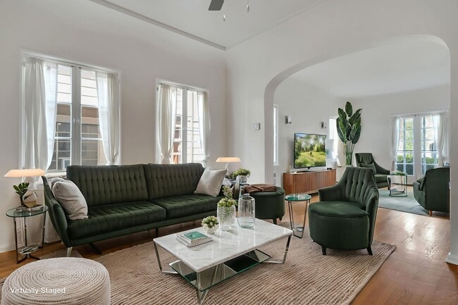 123 N. Hamilton Dr. Apartments in Beverly Hills, CA - Foto de edificio - Building Photo