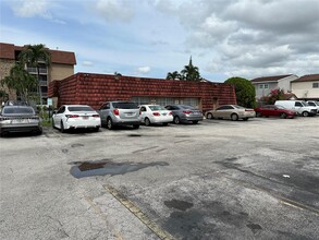 6575 W 4th Ave in Hialeah, FL - Building Photo - Building Photo