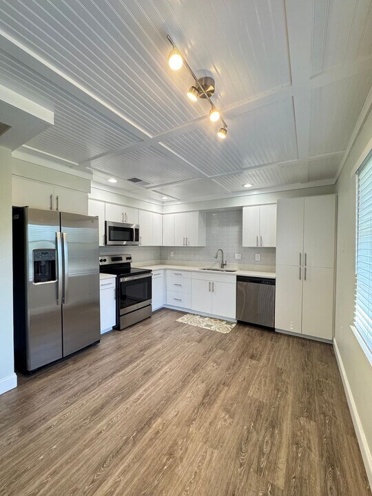 8930 Silkwood Ct in Sarasota, FL - Foto de edificio