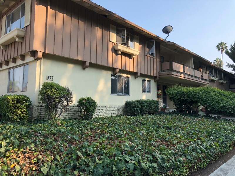 977 Clark Ave-Unit -Unit B in Mountain View, CA - Building Photo